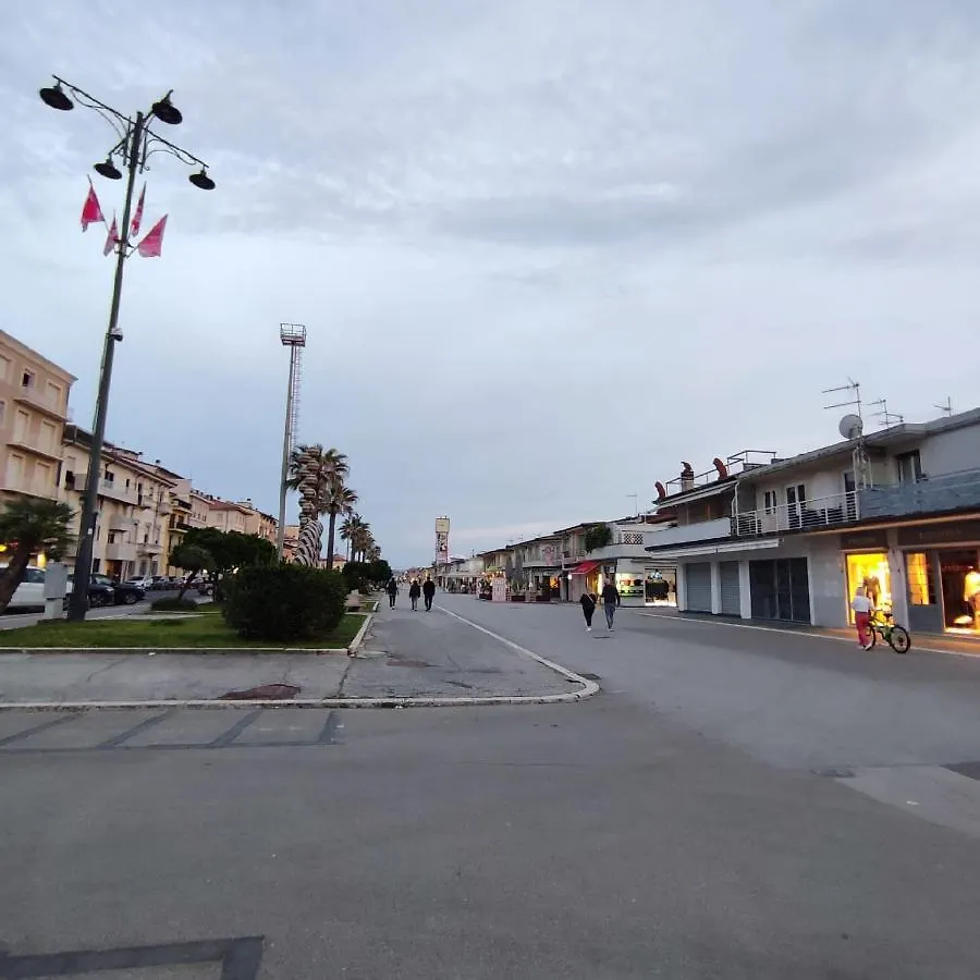 Gioia Sea Apartment In Versilia Viareggio Italy